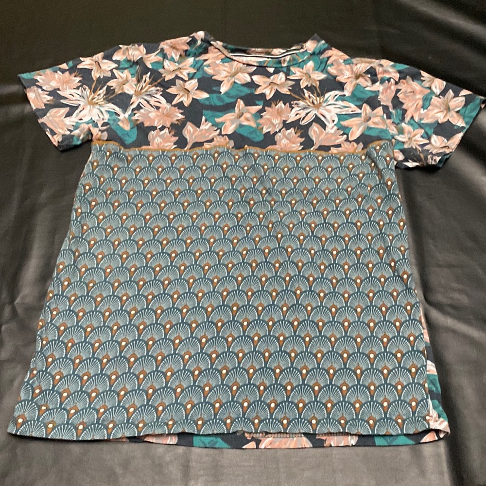 Consequence: mens medium floral T shirt